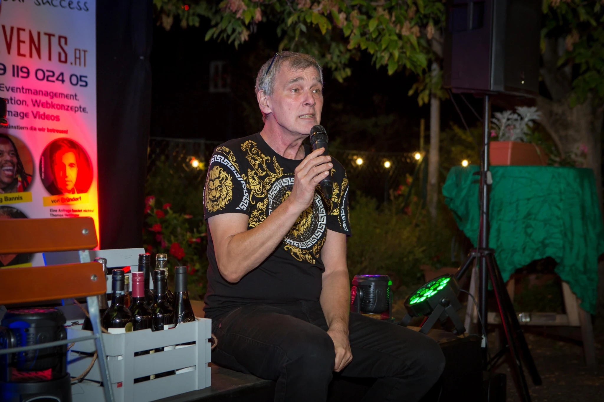 Wolfgang Beer entertaining a live audience