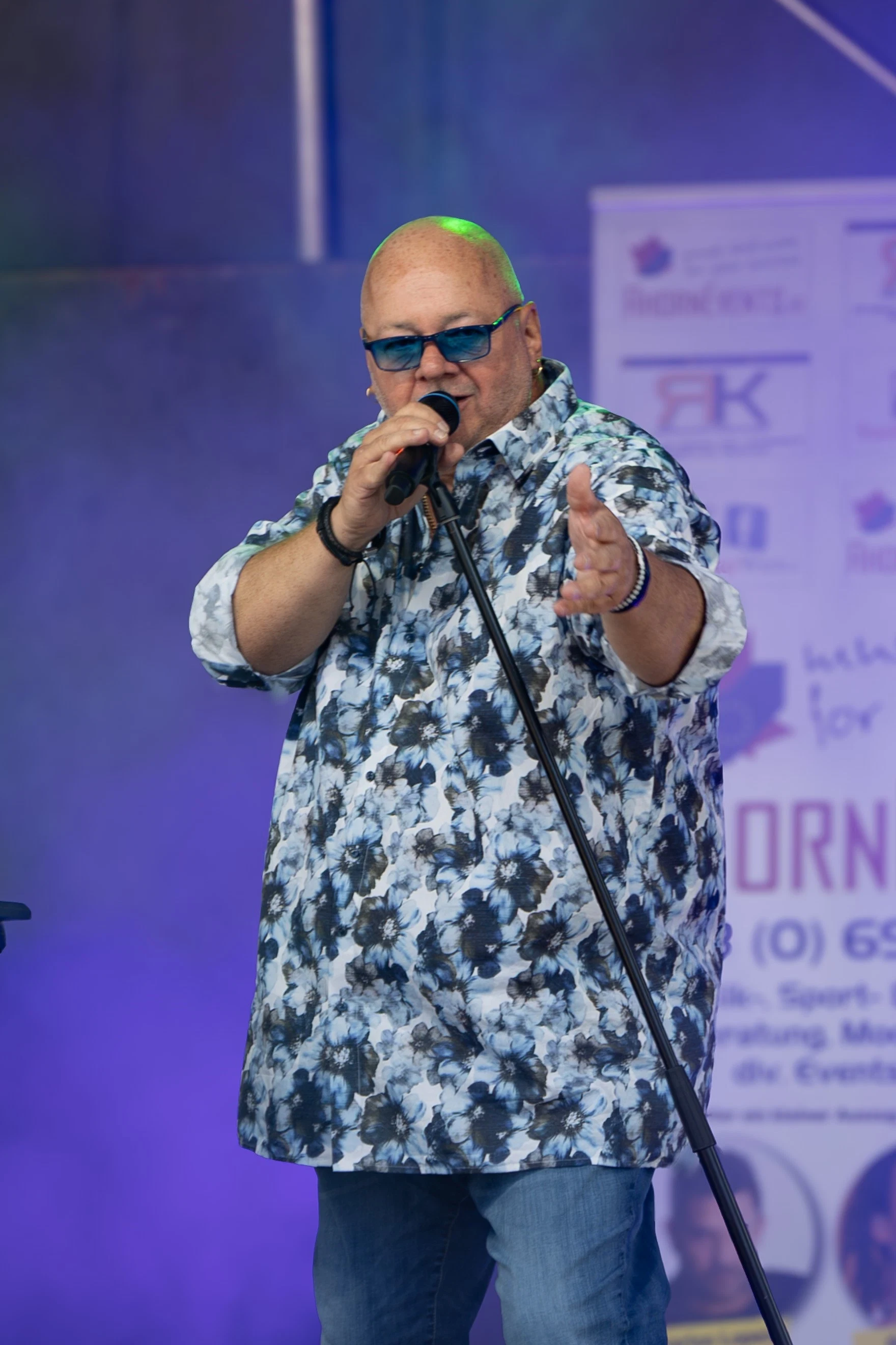 Frankie Fortyn concert atmosphere